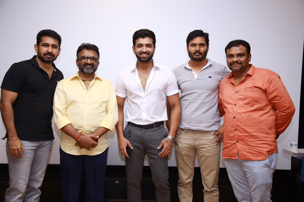 TamilUpdatesNew's tweet photo. Ulaganayagan #Kamalhaasan Launched #AgniSiragugal First Look Poster 

@NaveenFilmMaker @TSivaAmma @vijayantony @arunvijayno1 @shalinipandeyy @prakashraaj @DoneChannel1 
@CtcMediaboy https://t.co/DR7obdqzg9