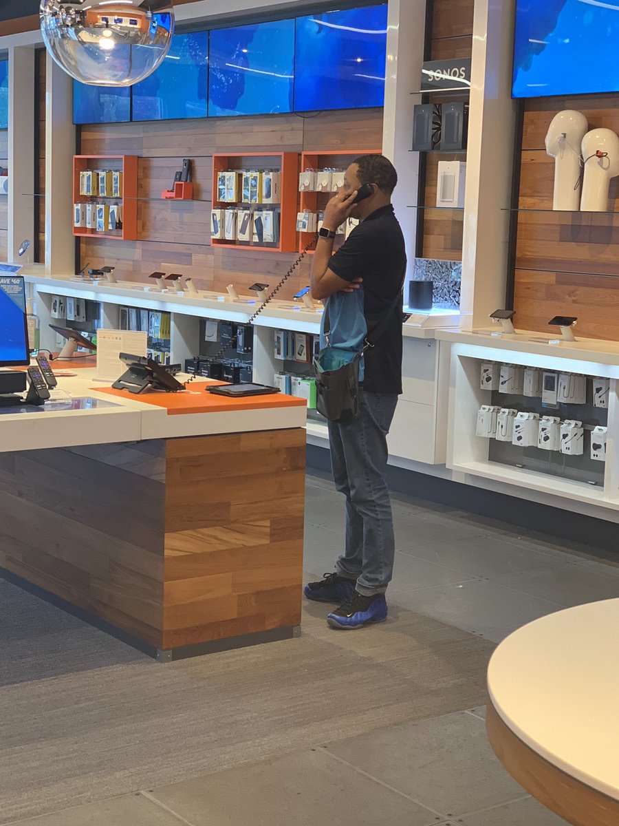 Ray is working on some Business leads this morning for the blitz!!! <a href="/kevhoke/">Kevin Hoke</a> #midatlantictakeover #3Tretailblitz 
#dablvd #workinprogress #business