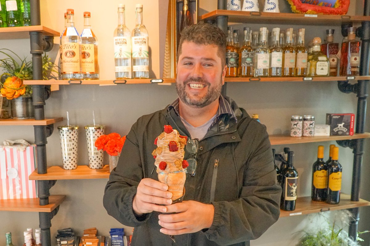 ChefGerryLudwig's tweet photo. Chicago Research Day 3: Looking at innovative dessert items - La Bodega @BarrioChicago now offers soft serve in a unique cone of Churro dough. Here is our Chef from York, PA - Ken "Chef Kenny G" Good - with a cone studded with Red Velvet chunks and Unicorn Dust! @GFSDelivers https://t.co/f31lRZRTS1