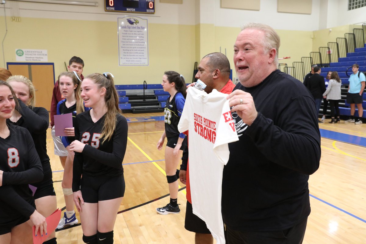 Just a few days after the tragic death of a team member, South Pointe volleyball headed to Eastside HS for a 2nd round playoff match. They were shocked to tears by their reception

heraldonline.com/sports/high-sc… <a href="/SPHSstallions/">South Pointe High School</a> <a href="/SCHSL/">SCHSL</a> <a href="/NHStrojans/">NHS Athletics</a> <a href="/bearcatbackers/">BEARCAT BACKERS</a>
