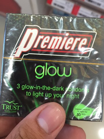 sproutedkpamp's tweet photo. Sarap siguro sa feeling na kahit plastic ka gumo-glow ka 🤨😛 HAHAH #Premiere 😂 https://t.co/ORPSKzy2D4