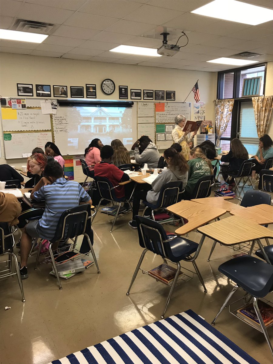 MrsMcCoy84's tweet photo. Looks like the Landlady took over Mrs. Farmer today😱 @laurarfarmer @MadrasEagles https://t.co/hmvCa5NqyS