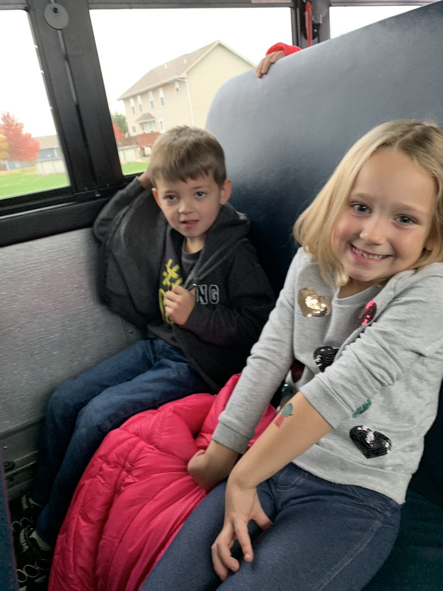 Mrs_Bennaka's tweet photo. Field trip time! #FirstBusRide #kinder #RedBarnFarm #ssdpride #warriorsConnect https://t.co/bi4REcVGkP