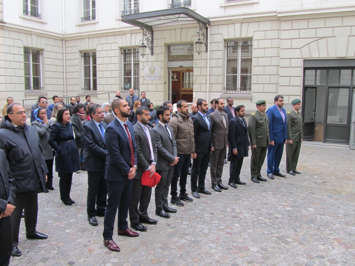 Ambassade Des Emirats Arabes Unis A Paris On Twitter Les Membres De L Ambassade Et Du Bureau Militaire Ont Hisse Le Drapeau Des Emirats Arabes Unis En Presence De Tout Le Personnel De