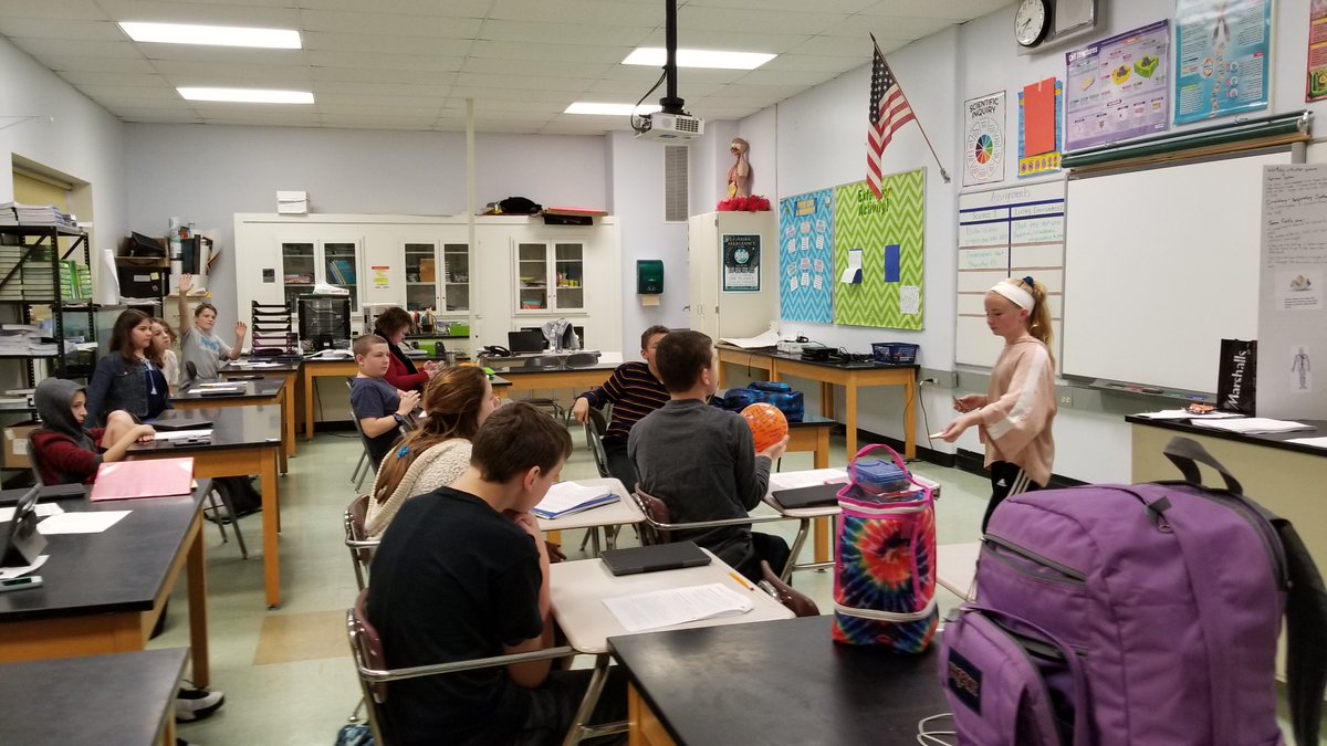 Shout out to Bella whose lesson went above and beyond to include a poster presentation, Kahoot quiz, as well as a question and answer session at the end to earn candy! We loved it!  #proudteacher #science7 #naplescsd