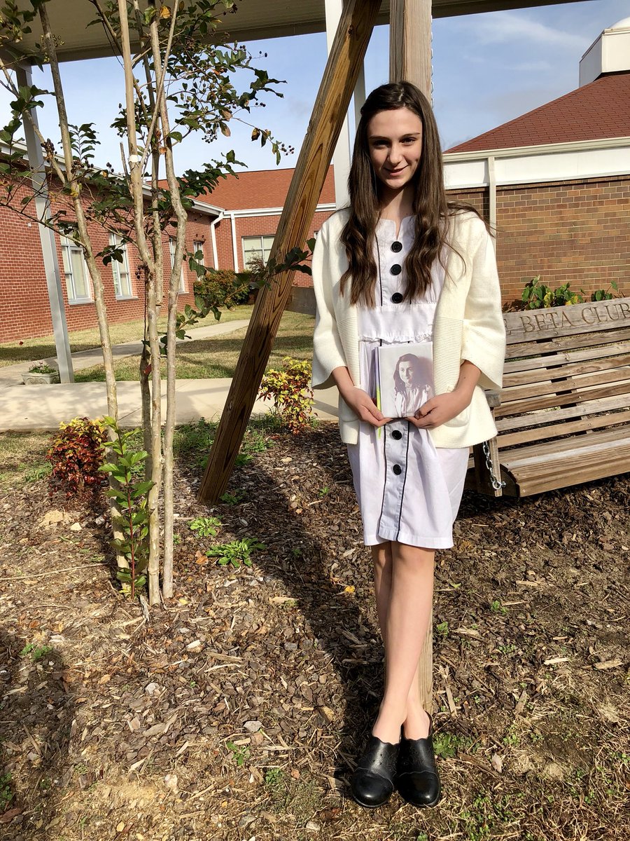 Decade Day @HighfallsEagles for Red Ribbon Week. Nicole has been reading The Diary of Anne Frank. She likes how Anne wrote down her thoughts and was touched by her story.  So today Nicole chooses to honor Anne’s strength! @AnneFrankCenter @annefrankhouse