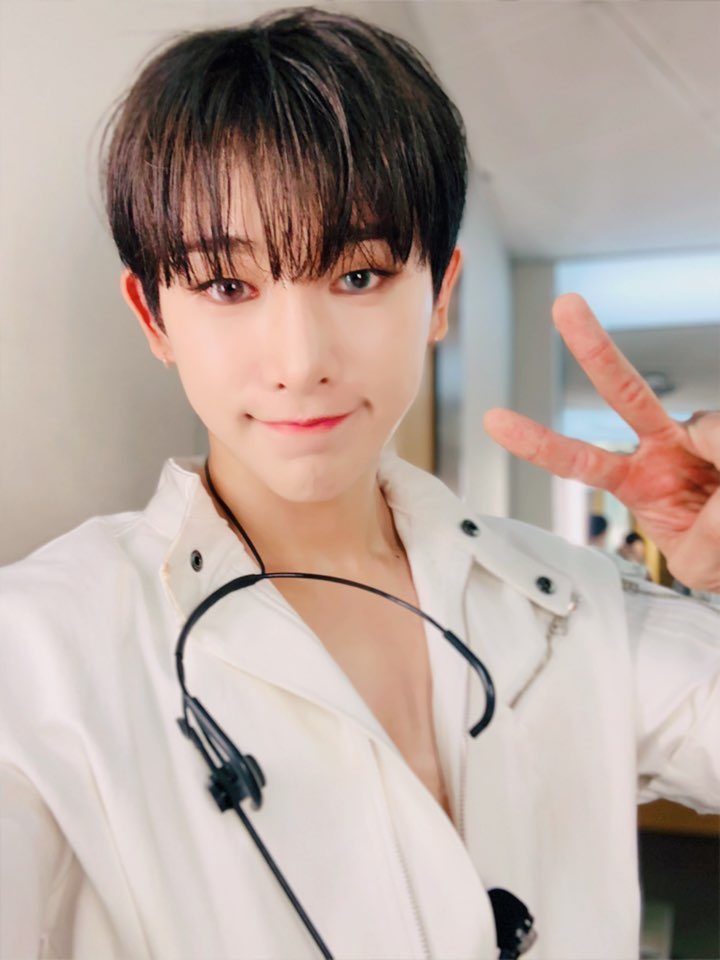 MONSTAX_SPAIN's tweet photo. @OfficialMonstaX [TRAD ESP] 011118.

[#WONHO] Monbebe gracias!! Dormid pronto!! Por favor apareced y jugad (conmigo) en mis sueños.

#MONSTA_X #몬스타엑스 @OfficialMonstaX #ARE_YOU_THERE #ShootOut3rdWin #ShootOut #원호 https://t.co/w4n31l1GQG