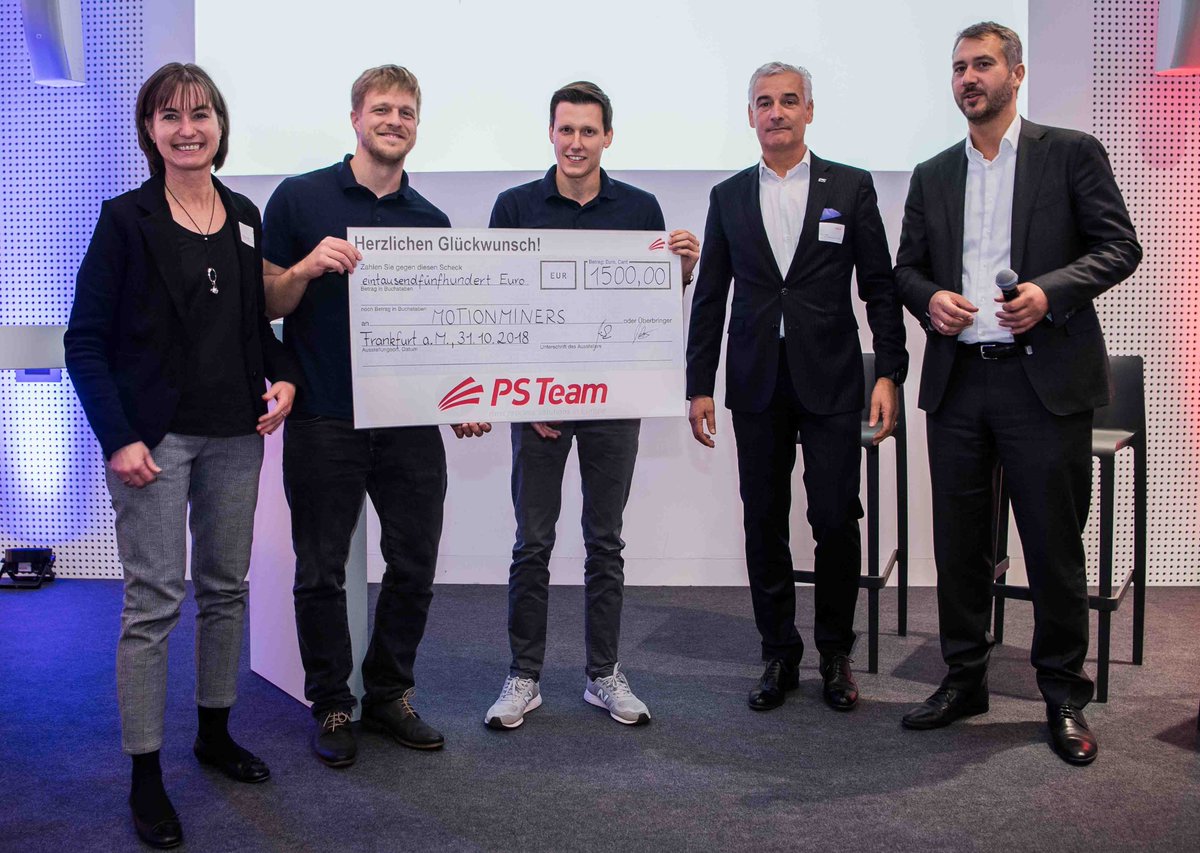 HOLM_Ffm's tweet photo. Start-up Tag #logmob18 im @HOLM_Ffm mit #gruenesosseindiewelt . L. Horne #uniti und KT Neumann #evelozcity gaben Einblicke in die Zukunft der #Elektromobilität mit #Vinceebert über Big Dadismus und uns selbst gelacht, bei LOGISTIK HEUTE diskutierten Start-ups Zukunft der Logistik https://t.co/OzENqNfkXj
