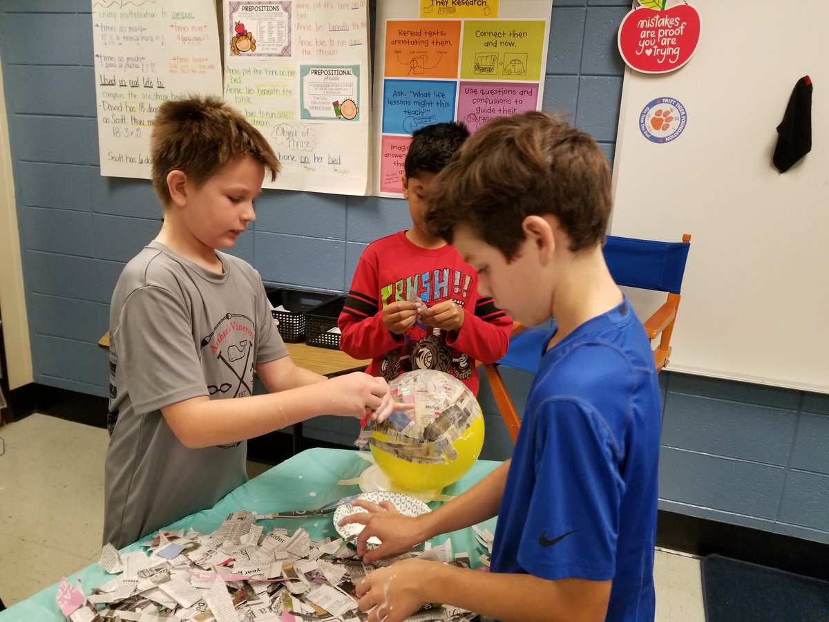 AnneWender's tweet photo. Designing planets. @TrittSTEM @TrittTTF #fullSTEAMahead https://t.co/xljgCdqtjX