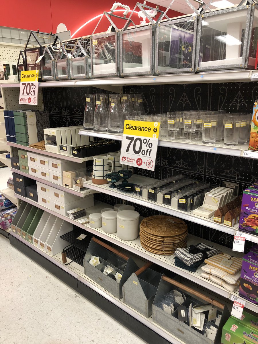 Target_Tyler's tweet image. Signed, sealed, delivered! 
T-1972 is ready to sell some Hearth &amp;amp; Hand Clearance, 70% off 🎯