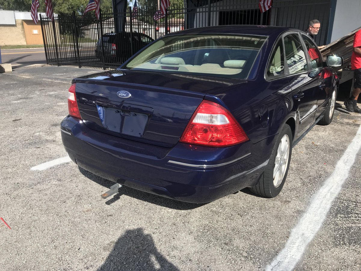 CarportMotor1's tweet photo. 🚨 NEW INVENTORY 🚨 
For only $750 down you can get yourself in this precious piece of metal! With its low price, leather interior, sun roof, automatic lighting, and NEW paint job, you’re sure to be riding in style in this 2005 Ford Five Hundred 💁🏼‍♀️ Give us a ring today ☎️ https://t.co/vPdGBP7mN1