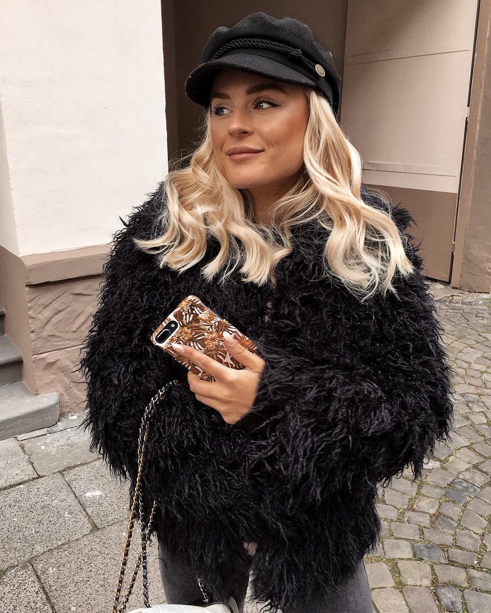 NAKDfashion's tweet photo. It's time for a COMPETITION! 👑

We are giving THREE followers 150€ worth of NA-KD clothes! 💥
1. Simply follow @nakdfashion 💕
2.  Retweet this tweet! 

Winners announced Monday 5th Nov at 10:00am CET. 
Good luck babes! 😍 #competition #nakdfashion

Photo: @donnaramina https://t.co/k54AjaXDq2