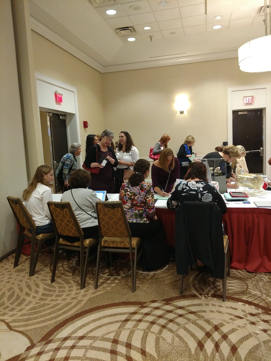 TheMagster93's tweet photo. Let the fun begin at Pinnacle Health Auxiliary 2018 Fall Fashion Event! #phafe18 https://t.co/QeGJNbWN1m