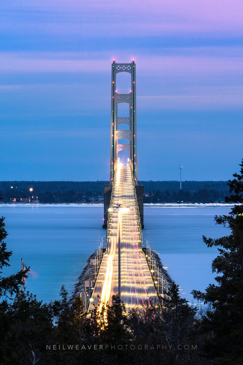 PureMichigan's tweet image. Happy 61st Birthday to our Mighty Mac! On Nov. 1, 1957 the famed 5-mile #MackinacBridge was opened to traffic.

📸: @NeilWeaverPhoto #PureMichigan #MakeItMackinaw @MackinawCityMi