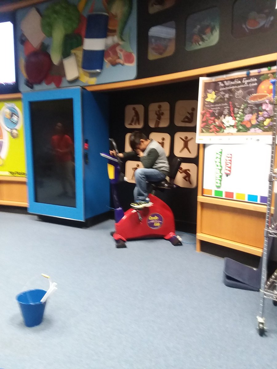 mwildermann306's tweet photo. "FITT" For Life at Poe Health Center...learning about what makes us healthy. @Jhafner413 @PCockrellFRES @WCPSS https://t.co/6hBKwX0X6F