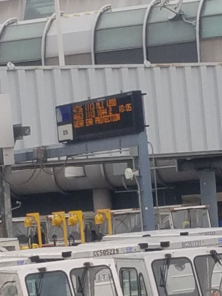 A very important reminder to their ground crew to "wear ear protection." Great work, #UnitedAirlines!