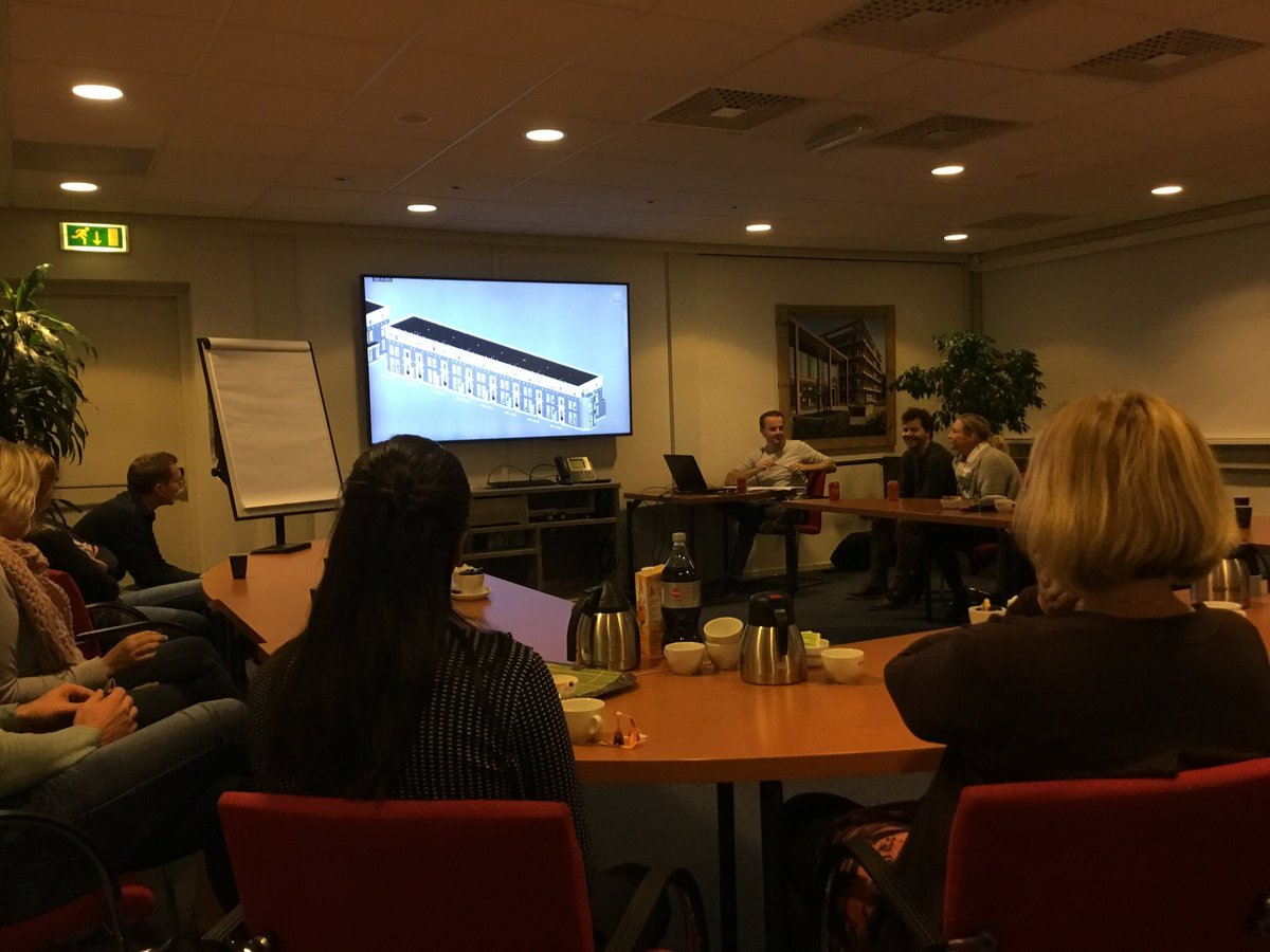 De nieuwe bewoners van de stadsvila’s in Leeuwarden alvast een kijkje laten nemen in hun nieuwe woning. Wat is mijn werk toch leuk! #mensenblijmaken #VanWijnen #meerdanbouwen