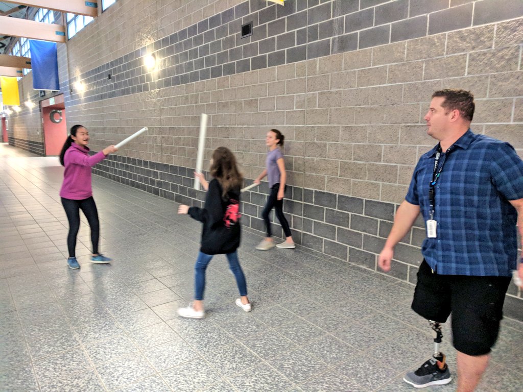 Iron_Schools's tweet photo. Science students @CMSWarriors explore static electricity as they try to keep tinsel up using charged plastic rods. Shockingly really fun https://t.co/hy9lswnFRB