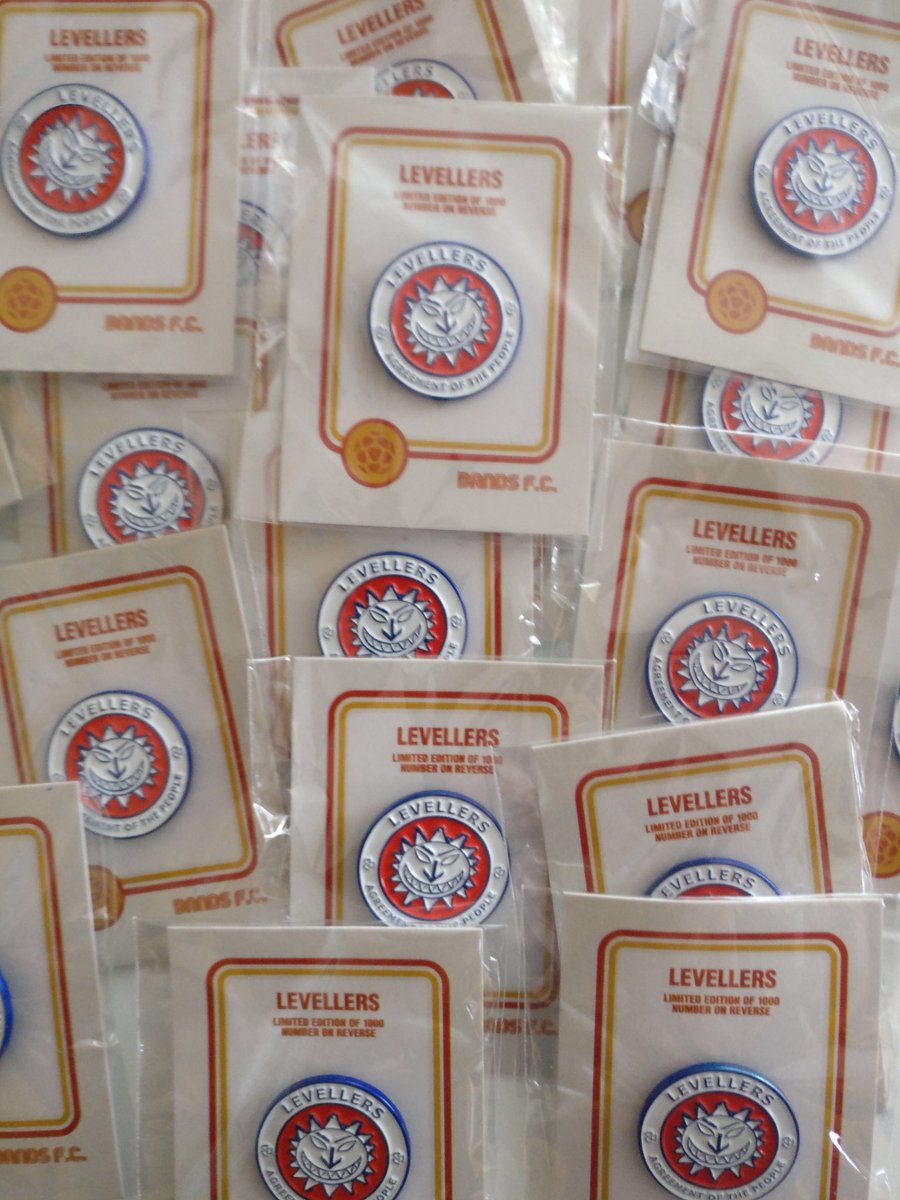 _Bands_FC's tweet image. Retweet for a chance to win: A limited edition, numbered Levellers enamel badge.
1 of 1,000. The first 500 will go on sale on Monday at 11am from BandsFC.com
£5 with all proceeds going to Sussex Homeless Support 
The Levellers will have the other 500 on their UK tour.