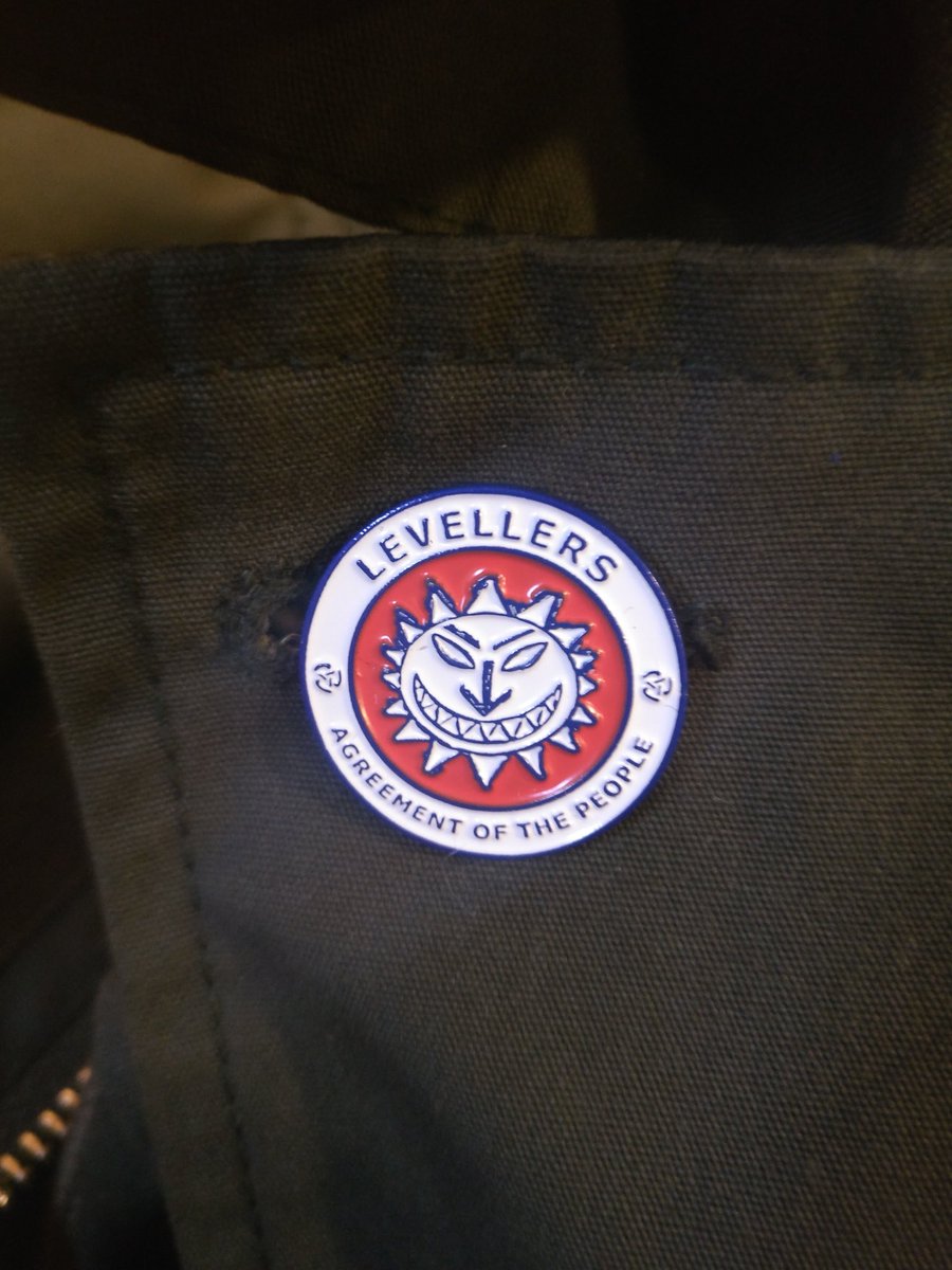 _Bands_FC's tweet image. Retweet for a chance to win: A limited edition, numbered Levellers enamel badge.
1 of 1,000. The first 500 will go on sale on Monday at 11am from BandsFC.com
£5 with all proceeds going to Sussex Homeless Support 
The Levellers will have the other 500 on their UK tour.