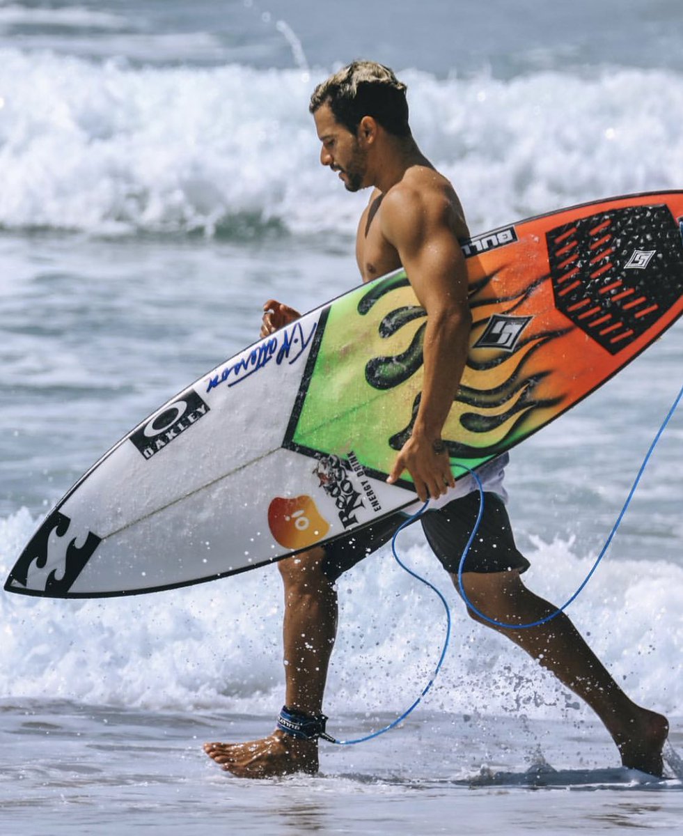 Resultado de imagem para italo ferreira surf