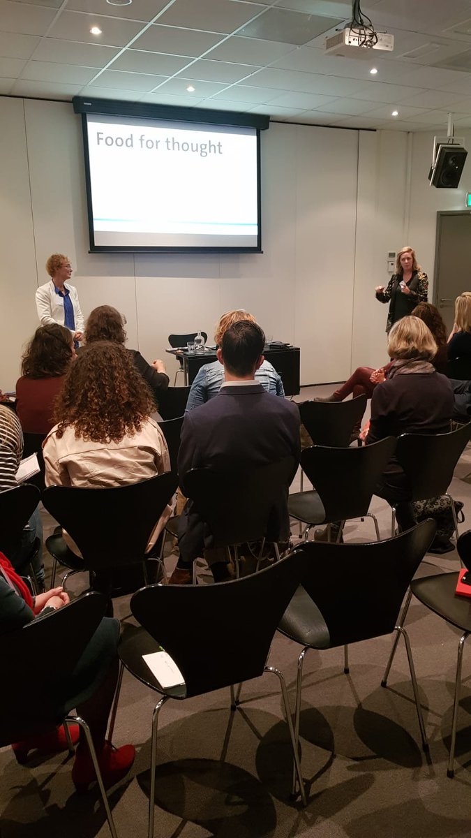 Logeion's tweet photo. Finalist @MaastrichtUMC geeft tijdens de Galjaarddag een sessie over hun project: "Het concept van tevoren bedenken en uitwerken, hielp heel erg om het intern te verkopen. En dat is heel belangrijk om het te laten slagen." #galjaard18 https://t.co/sR3mQselc3