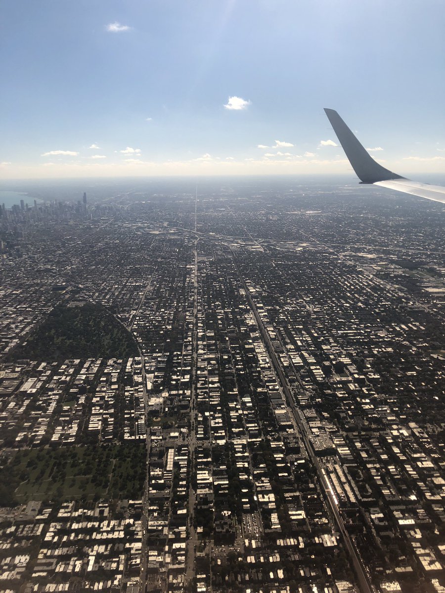 lescelius's tweet image. Siinä on jollain aika pitkä kotikatu. #chicago #Finnair95