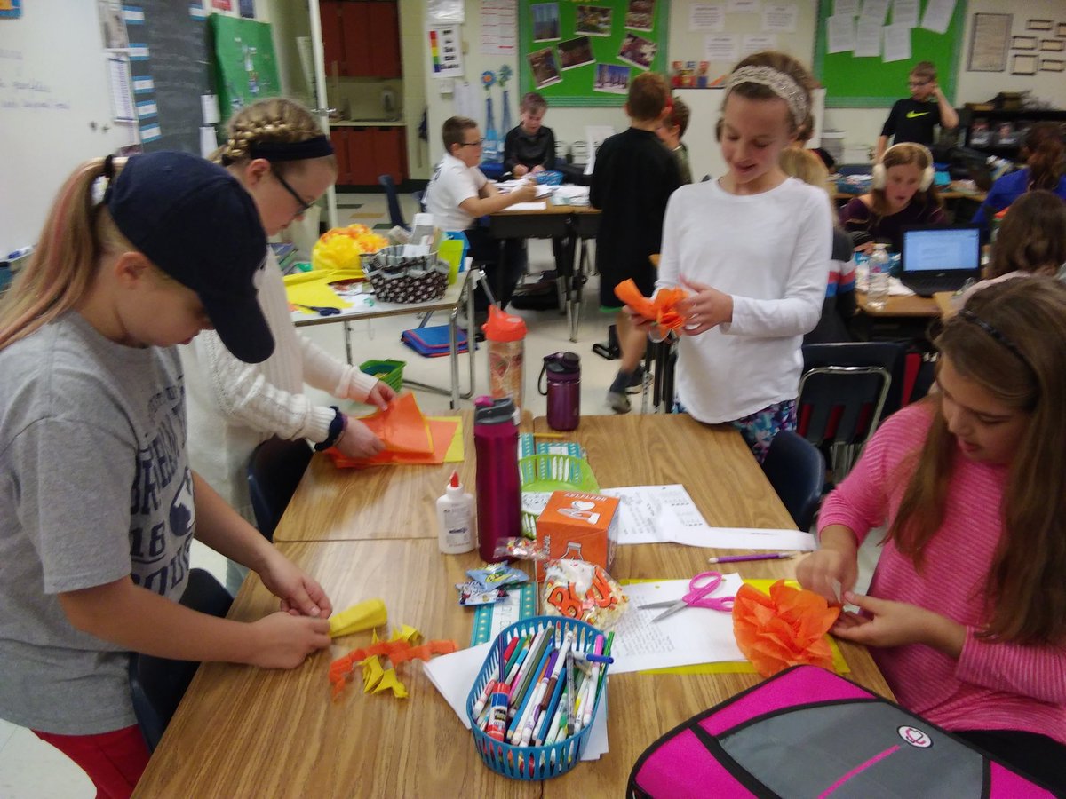 CindyFoy's tweet photo. Making paper flowers, and learning from our Texas friends, on the Day of the Dead! @ChristanMartin5 @CCPS_Gifted #GrowingGreenfieldES #oneccps https://t.co/BfLsiwXBlS