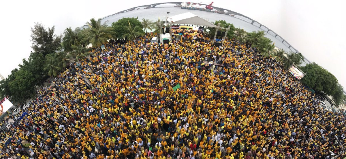 Hajam nuwanya wes buney 
Hajam wanya wes buney