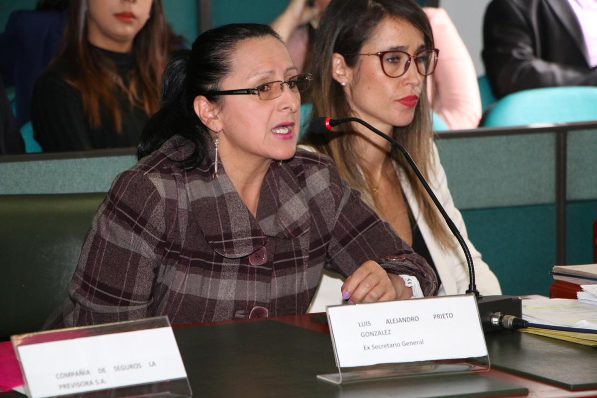 Contralcundinam's tweet photo. Por ausencia de ex funcionarios citados se asignan abogadas de oficio para el ex alcalde de #Chía Guillermo Varela Romero y el exsecretario de obras, Rafael Ballesteros en el  #ProcesoVerbal por la contratación de la #PTAR I Presuntos hallazgos por $19 mil millones de pesos. https://t.co/JbvcWxyIdi