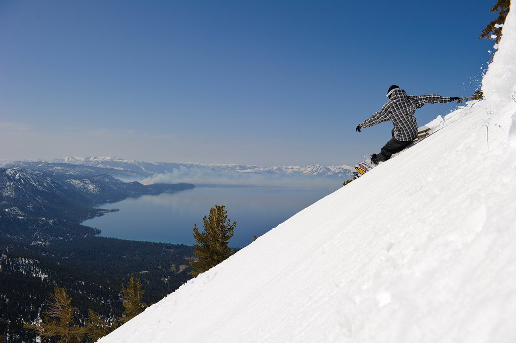 In the lifecycle of a sport, snowboarding has hit its version of the midlife crisis years.
Read more about the issues facing the snowboarding industry: 
tahoequarterly.com/ski-ride-2018/…