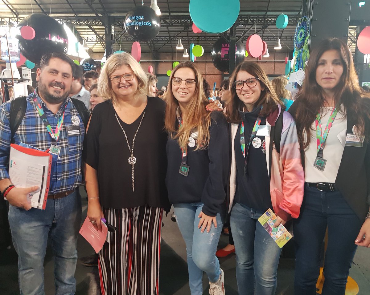 veropiccini's tweet photo. #EDUFEST Festival de Educación Santafesino . Muchísimas gracias @EESO219  @ISPNRO62  @EETPN476 @6taproduccion @educacionsf Ministra de Educación @ClaudiaBalague por esta experiencia educativa inolvidable! https://t.co/X0UHjhLaak