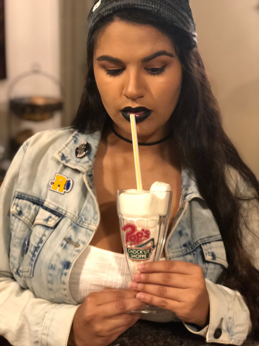 chelseajruiz's tweet photo. Iโm a weirdo #Halloween #riverdale #popschocklitshoppe #pops #JugheadJones #forsythependaltoniii #juggie #weirdo #riverdalehalloween #cwriverdale #CWHalloween https://t.co/e9CtLaiMDR