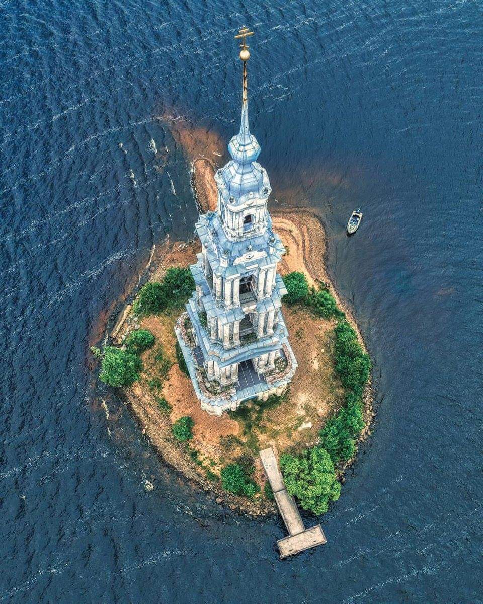 Калязин). Затопленная калязинская колокольня. Где церковь в воде. Колокольня никольского собора в калязине. Колокольня никольского собора в калязине.
