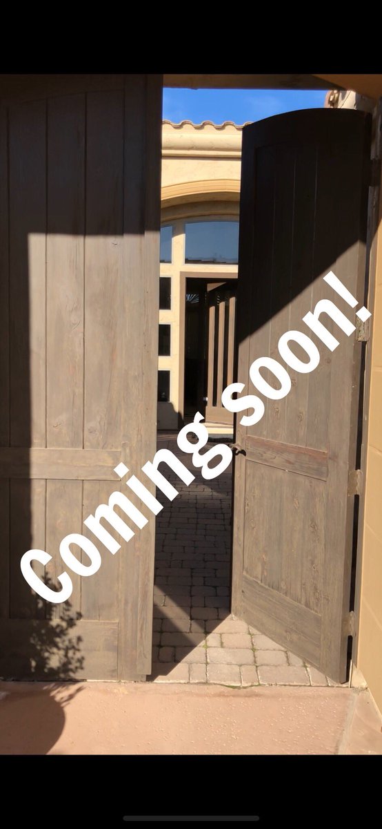 Coming soon in Scottsdale....follow along as TopComp transforms this beauty into a million dollar home! 
.
.

#topcomp #azrealestate #azrealtor #sellfortopdollar #updatetosell #remodel #diy #hgtv #interiordesign #realestatearizona #realtorarizona #renovation #kitchenupdate