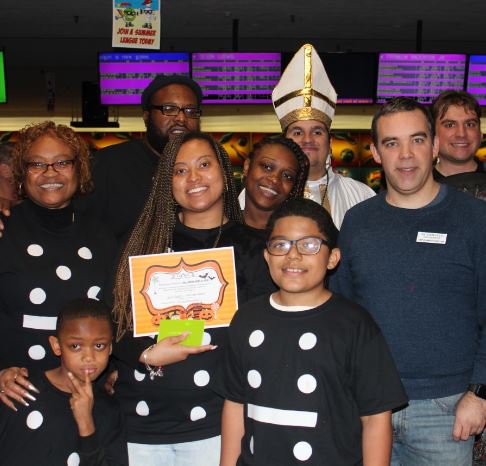 EmHorizonsInc's tweet photo. Thank you to everyone who came out to support our Bowl-A-Thon this weekend! Pictures have been uploaded on https://t.co/M18Qx4pmnd, so please be sure to check them out. #halloween #bowlathon #bowling #fundraiser #disability #inclusion #awareness #work #ichoosework #empowerment https://t.co/fnNfH0QIdk