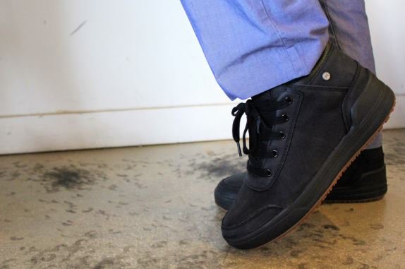 mozo slip resistant shoes