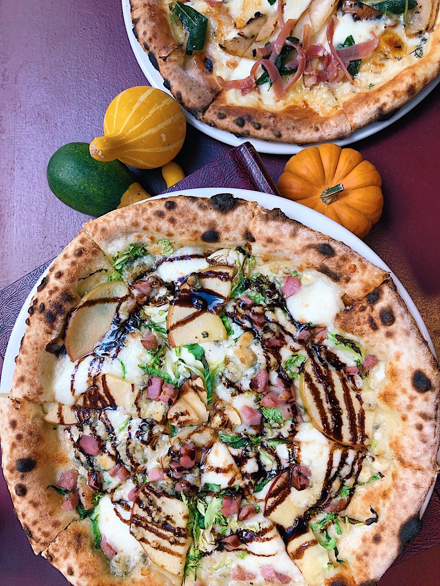 florentineresto's tweet photo. FALLing in love with our new brussels sprouts pizza, featuring gala apples, caramelized onions, pancetta, gorgonzola dolci and saba. Served during lunch and in the lounge! https://t.co/Ut7Z3KO2NC