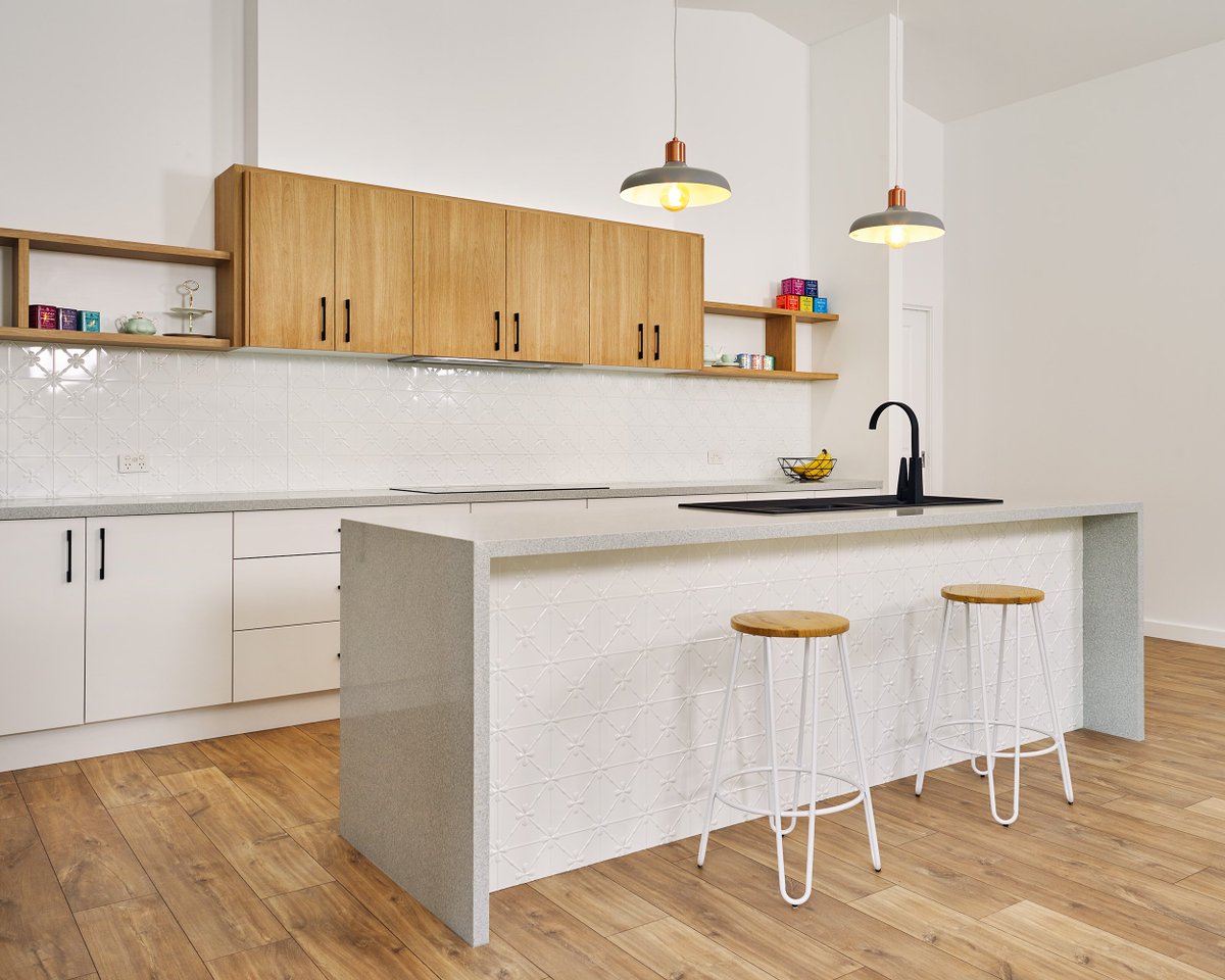 Need to update your kitchen for the holidays without turning your home into a construction zone? Our expert installation can be completed in as quickly as one day with little-to-no demolition! 🦃🕎🎅