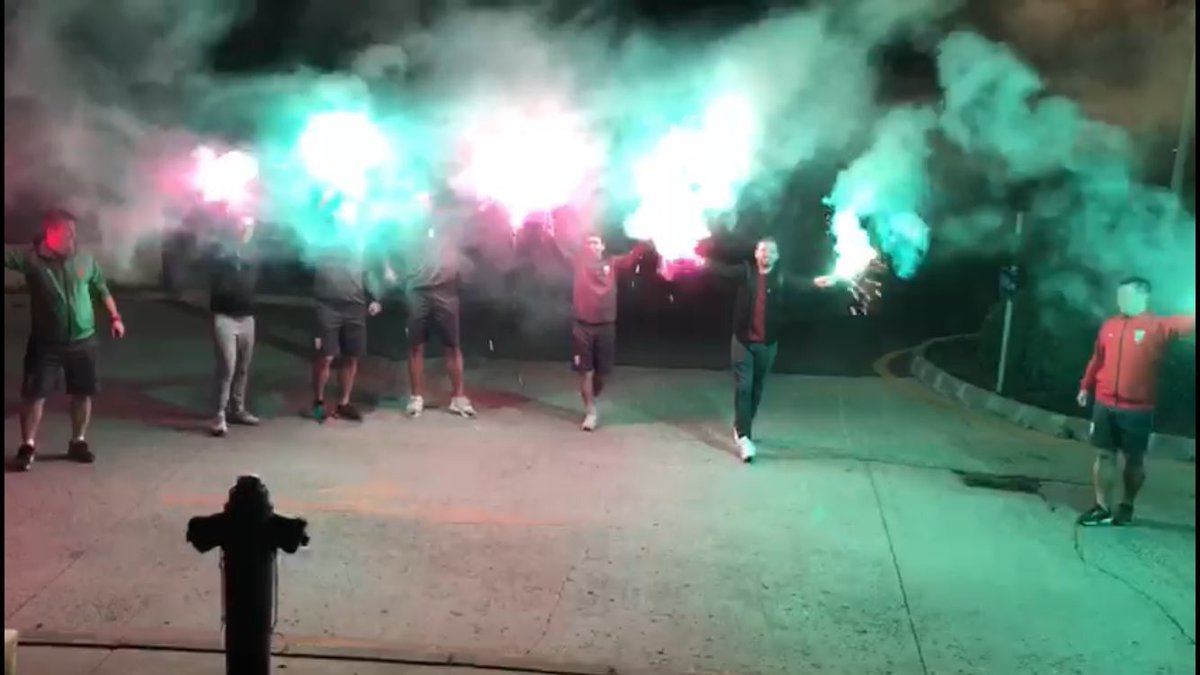 SertacKuru's tweet photo. KARŞIYAKA’da olamasakta. Sen yanlız kalma diye gittiğin her yerde. Karşıyakam sen çok yaşa ❤️💚🇭🇺
#KafSinKaf106Yaşında https://t.co/aHqQdaYAkf