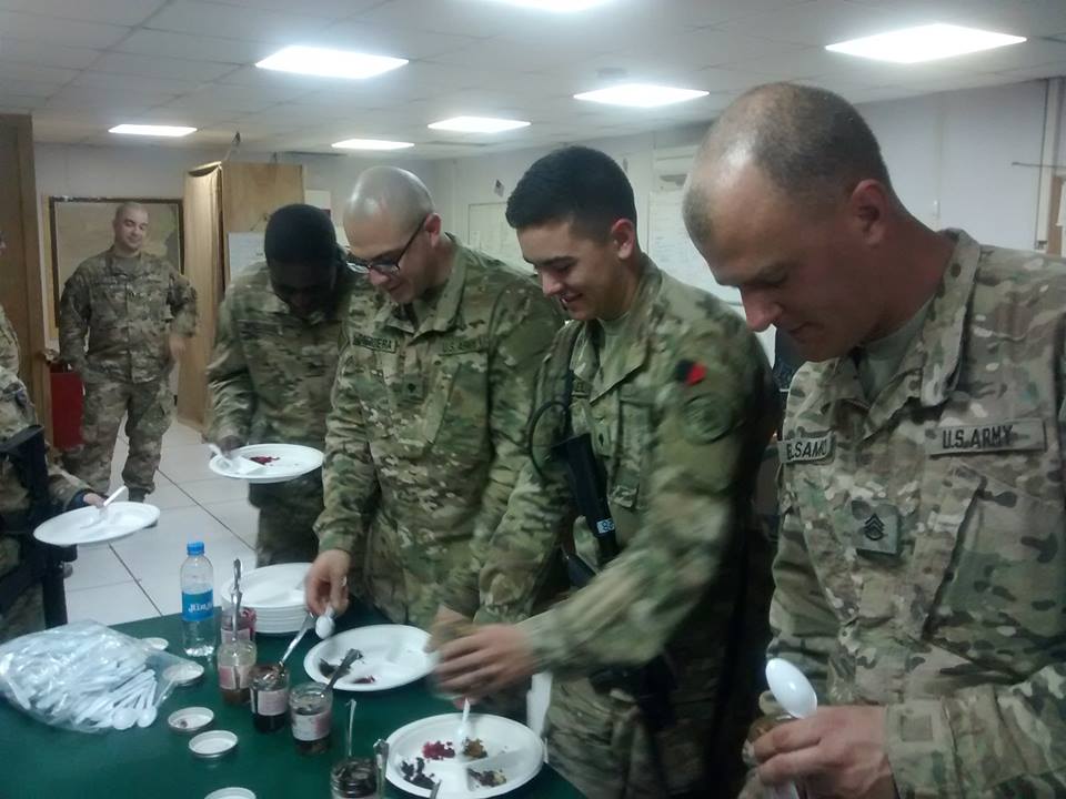 kevinolearytv's tweet photo. My friends @wkdgoodcupcakes kicked off their annual cupcake pledge drive today! For just $5, you can send a taste of home to troops overseas! https://t.co/2L5Tk1mcqK https://t.co/Mp0AFJm77u