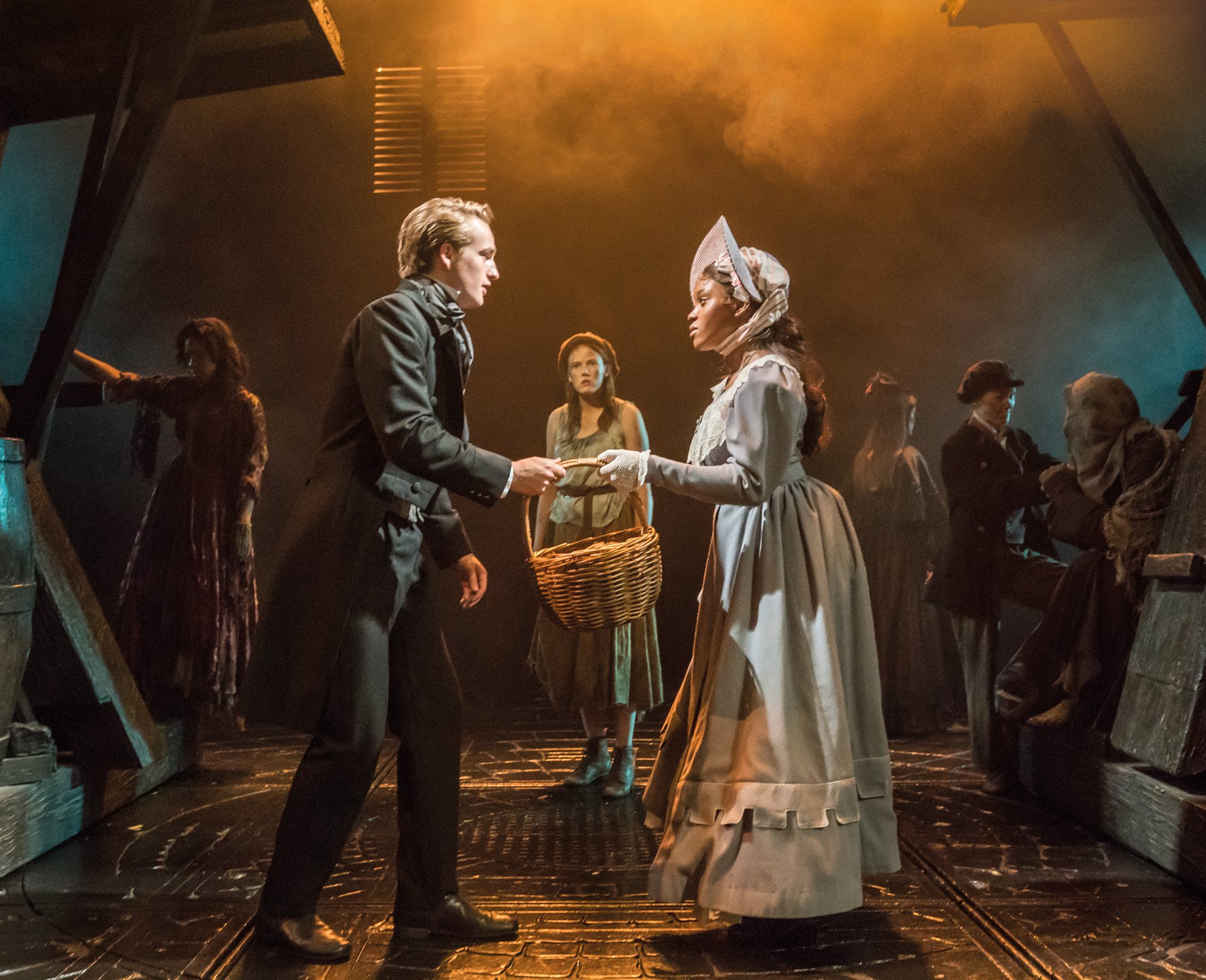 Les Misérables on Twitter: "Have you ever felt like Eponine in this  situation...? @tobymiles96 (Marius), Amara Okereke (Cosette) &amp;  @EllieJadeS (Eponine). 📸: Johan Persson. https://t.co/9wgd1h91aO" / Twitter