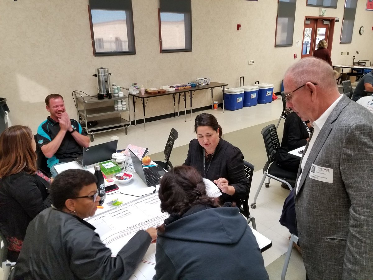 @ValVerdeUSD has a dedicated #GuidingCoalition for our #RTIatWork Coaching Academy with the one and only Austin Buffum @agbuffum @SolutionTree