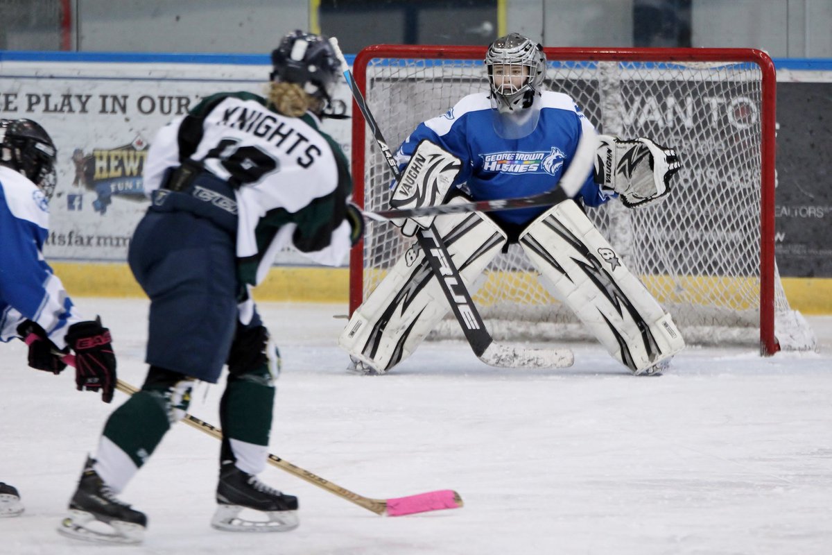 GBHuskies's tweet photo. WHOC | Timely saves, dedicated backchecking and some good old-fashioned star power propel GBC to a 2-1 win over Fleming. Goals from Eleni Papadopoulos (11) and Andrea Benac (21).
Your Huskies will next face Lakehead, 1:45 p.m. in the quarter-finals!
#HuskyNation #FallFaceoff18 https://t.co/TceJgYIUWy