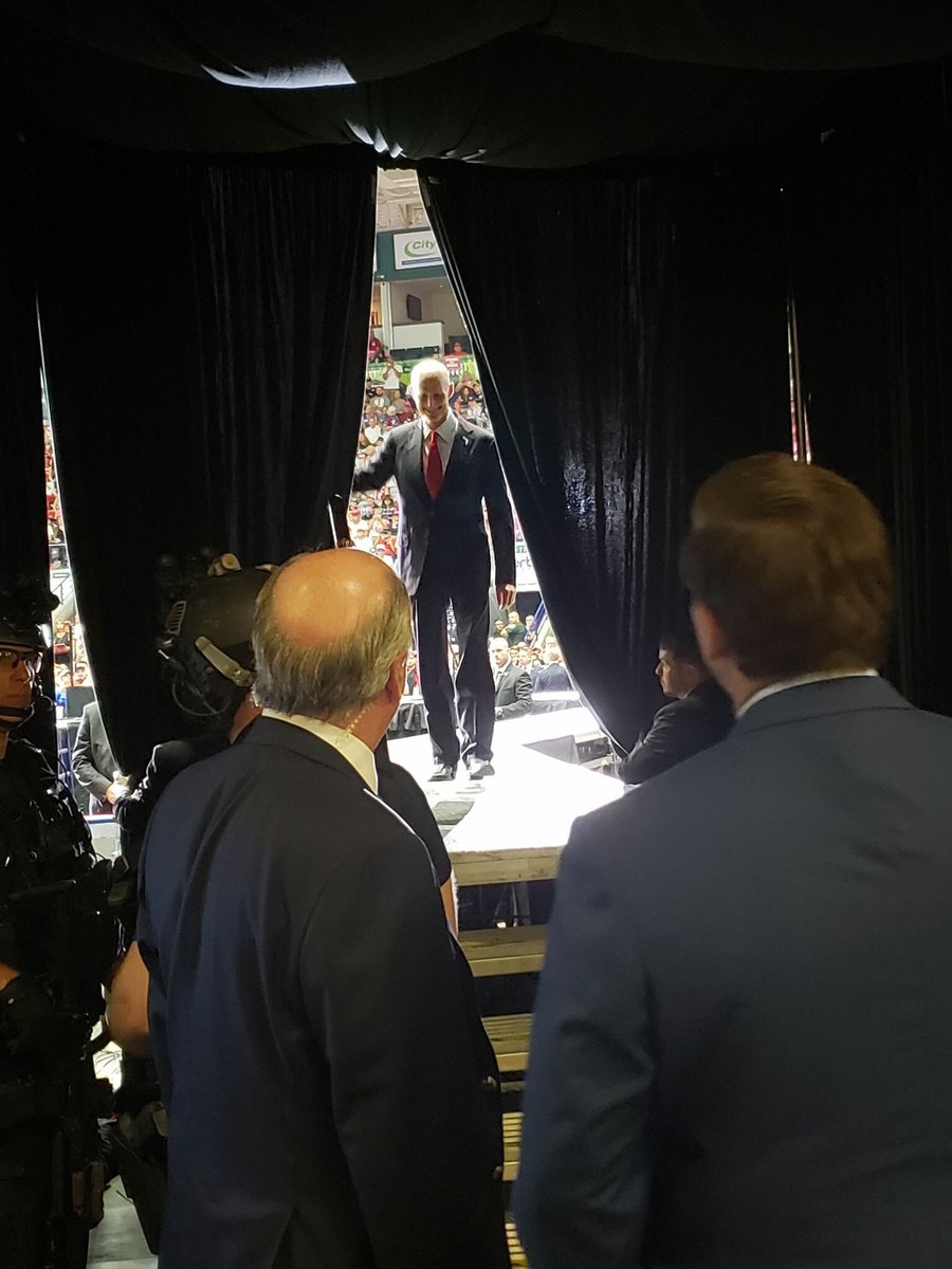 Gamers4Scott's tweet photo. It was great seeing all my gaming friends out in the #TrumpRally last night in Fort Myers! It’s always a pleasure to speak with gaming legend @ScottforFlorida an idle of mine truly. Together we will #KeepFloridaRed #GamersRiseUp #AllInForRick #Epic #RickScott #Trump #AndrewBrey https://t.co/JG0xltpHyc