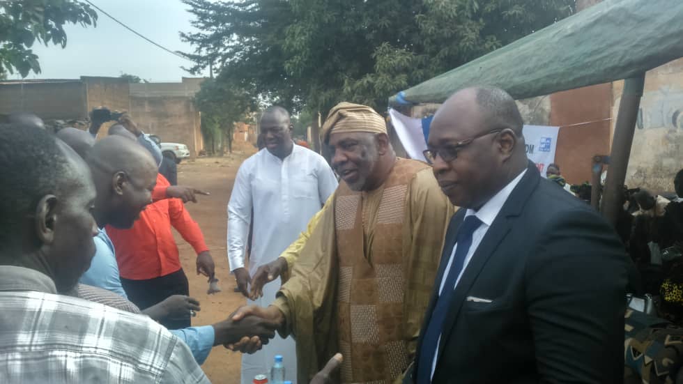 RpDM_COM's tweet image. Kalamban Coura hier, Dr. Cheick Modibo Diarra, Président du #RpDM a rendu une visite de courtoisie et de remerciement à la coordination des chefs de quartier, la coordination des imams, aux commerçants ainsi qu'aux associations amies de la coalition #CMD2018