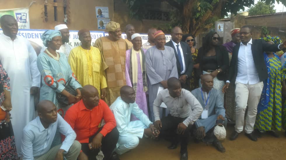 RpDM_COM's tweet image. Kalamban Coura hier, Dr. Cheick Modibo Diarra, Président du #RpDM a rendu une visite de courtoisie et de remerciement à la coordination des chefs de quartier, la coordination des imams, aux commerçants ainsi qu'aux associations amies de la coalition #CMD2018