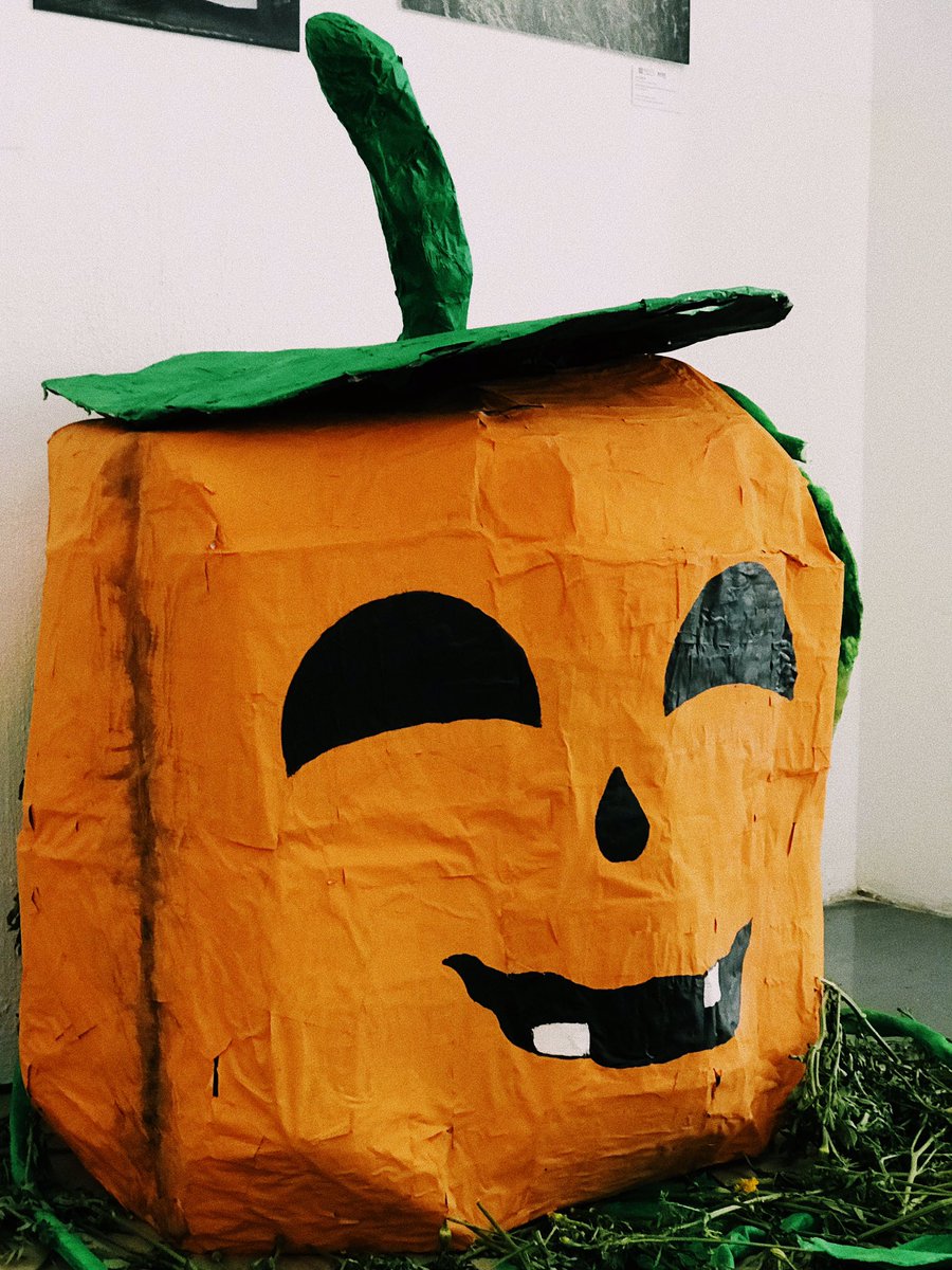Algunas de las increíbles calabazas realizadas por nuestros alumnos de diferentes licenciaturas😍 ¡UVC tu lugar en el mundo!