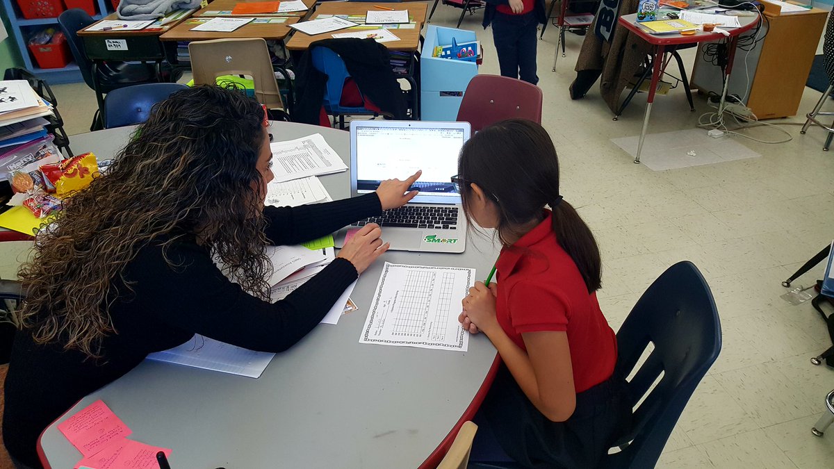 angr17's tweet image. 3rd grade keeping track of their own data. Gret job Ms. Valles and her 3rd grade class ! #DNESchangemakers #istation #databinder #WeDeliverExcellence #THEDistrict #YISDProud