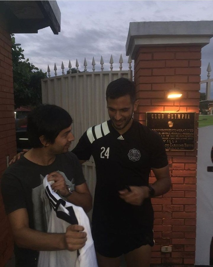 JosDaz7's tweet photo. @elClubOlimpia @ElDefensores #SoySocioSoyOlimpista @elClubOlimpia 
Quiero viajar en el Bus con los Gladiadores #66343 https://t.co/fsYUvk1NHi